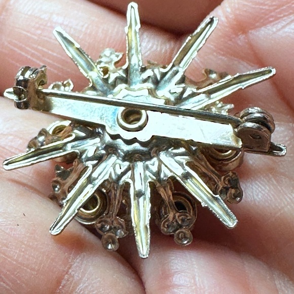 Blessed Mother Pin Brooch Miraculous Medal Blue Enamel Stones VTG Religious 4363 - Picture 5 of 8